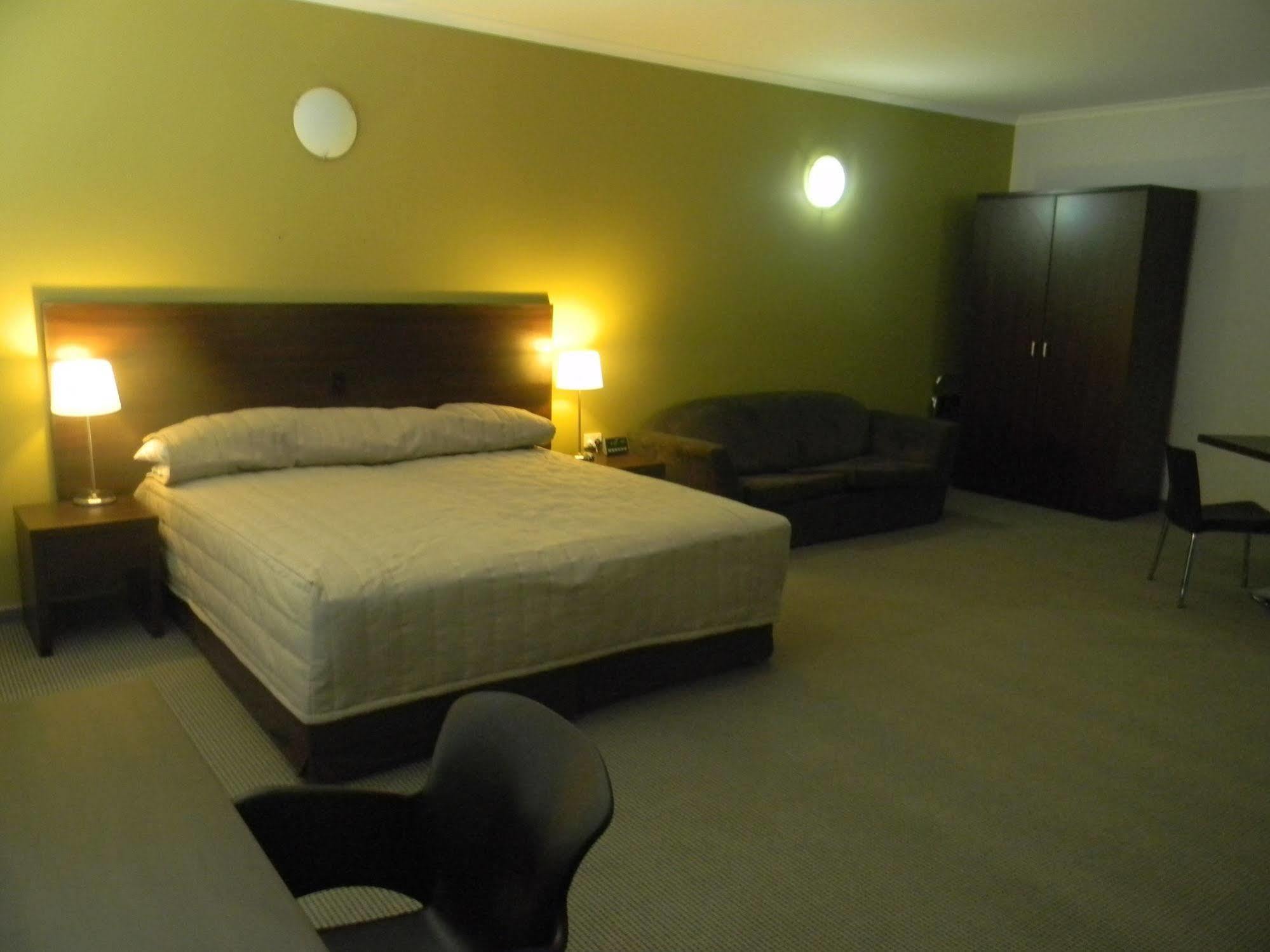 The Cavenagh Hotel Darwin Exterior photo